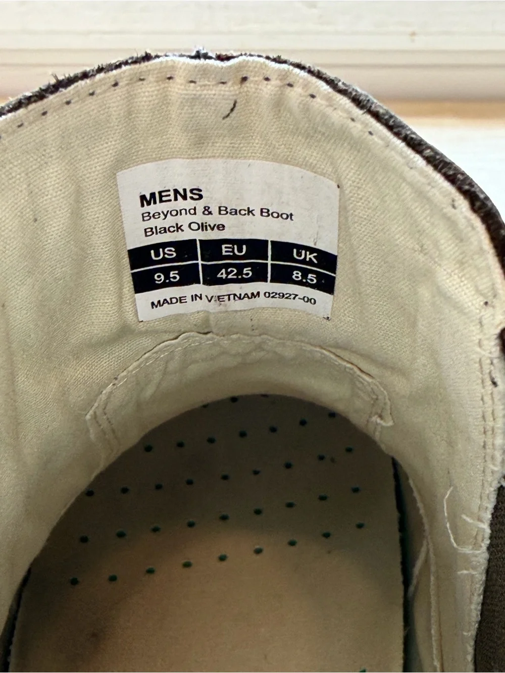 SeaVee’s Beyond and Back Boot - Black Olive